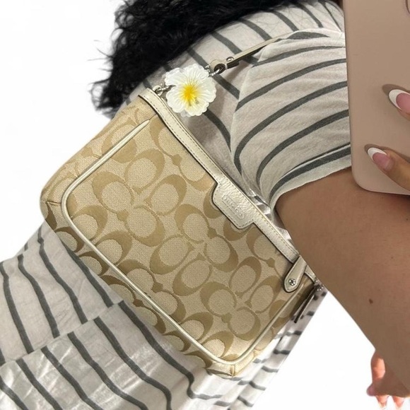 Coach Vintage Tan and Cream Mini Bag - Picture 5 of 8